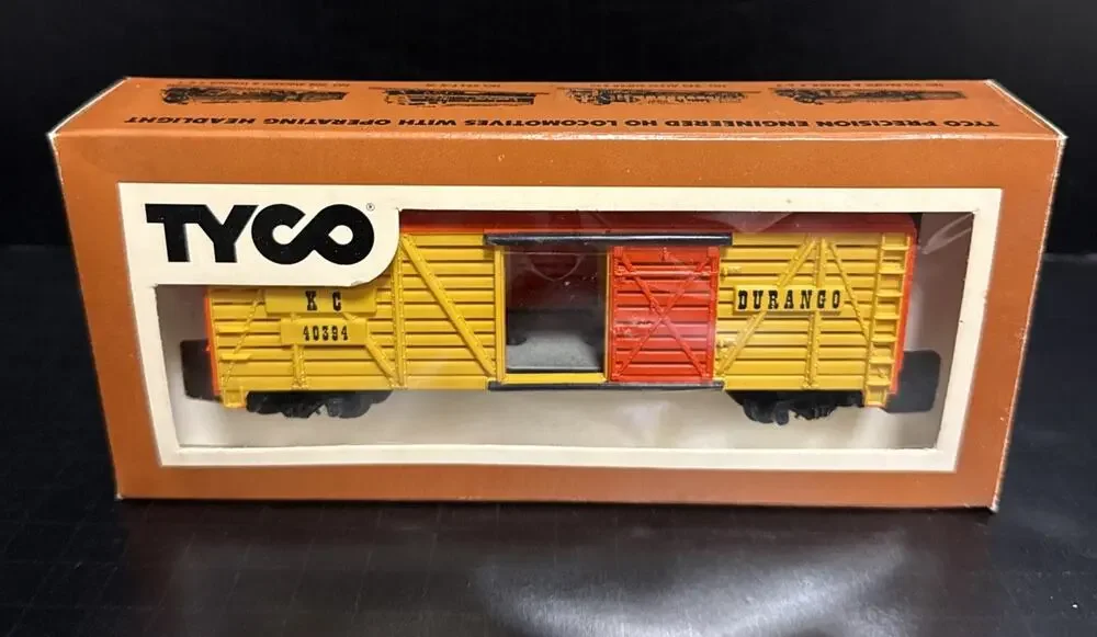 Tyco 935-2 Durango KC 40394 HO Scale Livestock Cattle Car Electric Train Yellow